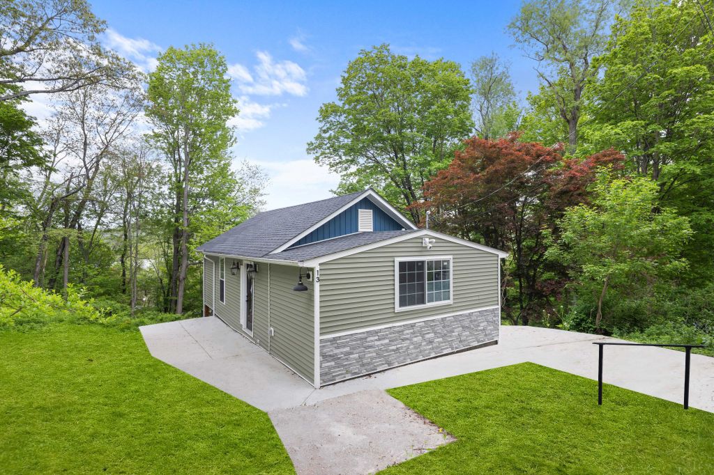 Property photo 1 of 31