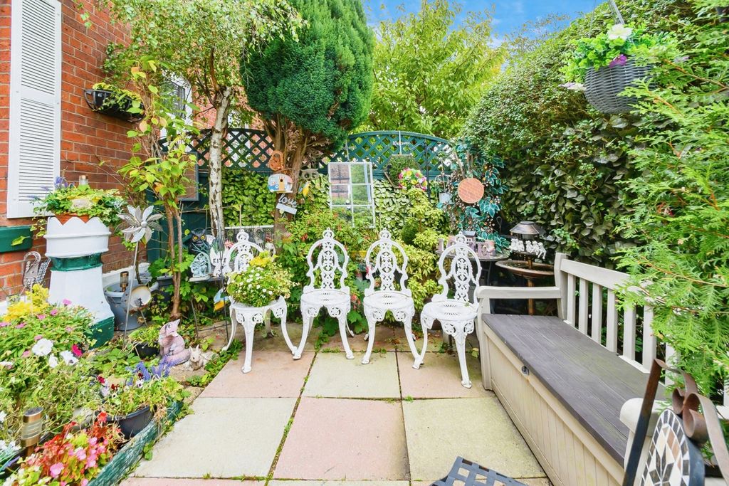 Property photo 2 of 17 Photo