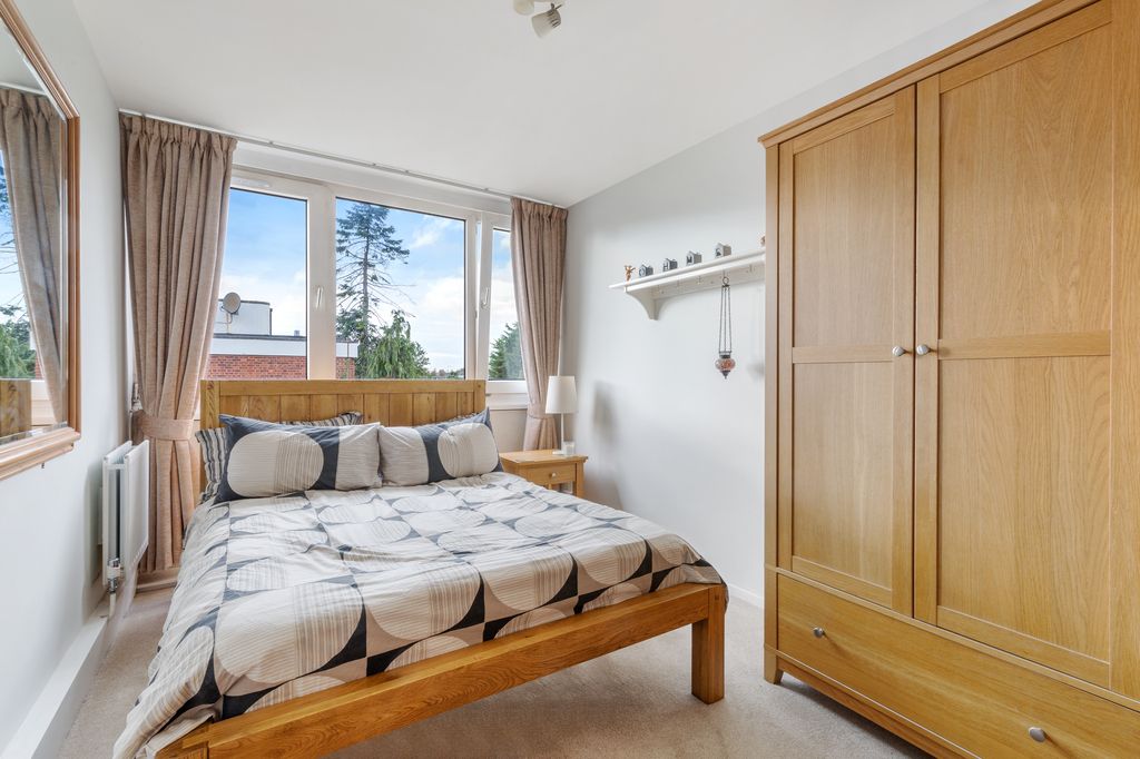 Property photo 3 of 5