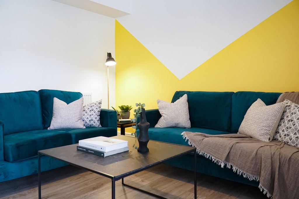 Property photo 3 of 13 A Stylish And Inviting Large Modern Living Room Fe...