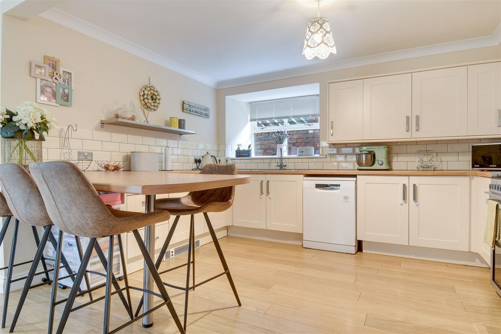 Property photo 2 of 35 Kitchen