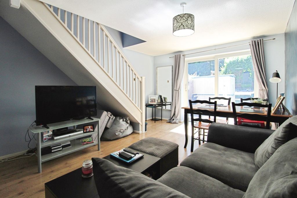 Property photo 2 of 17