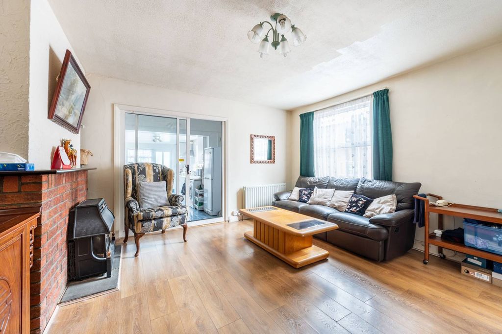 Property photo 2 of 12