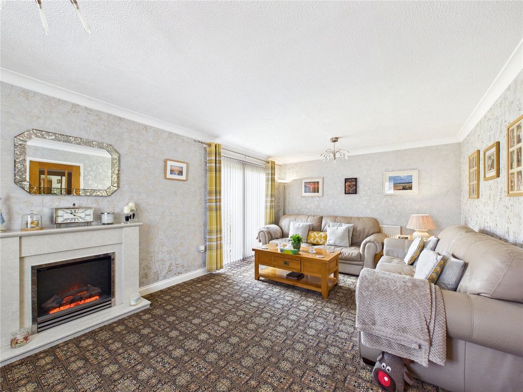 Property photo 3 of 22 Picture No. 06