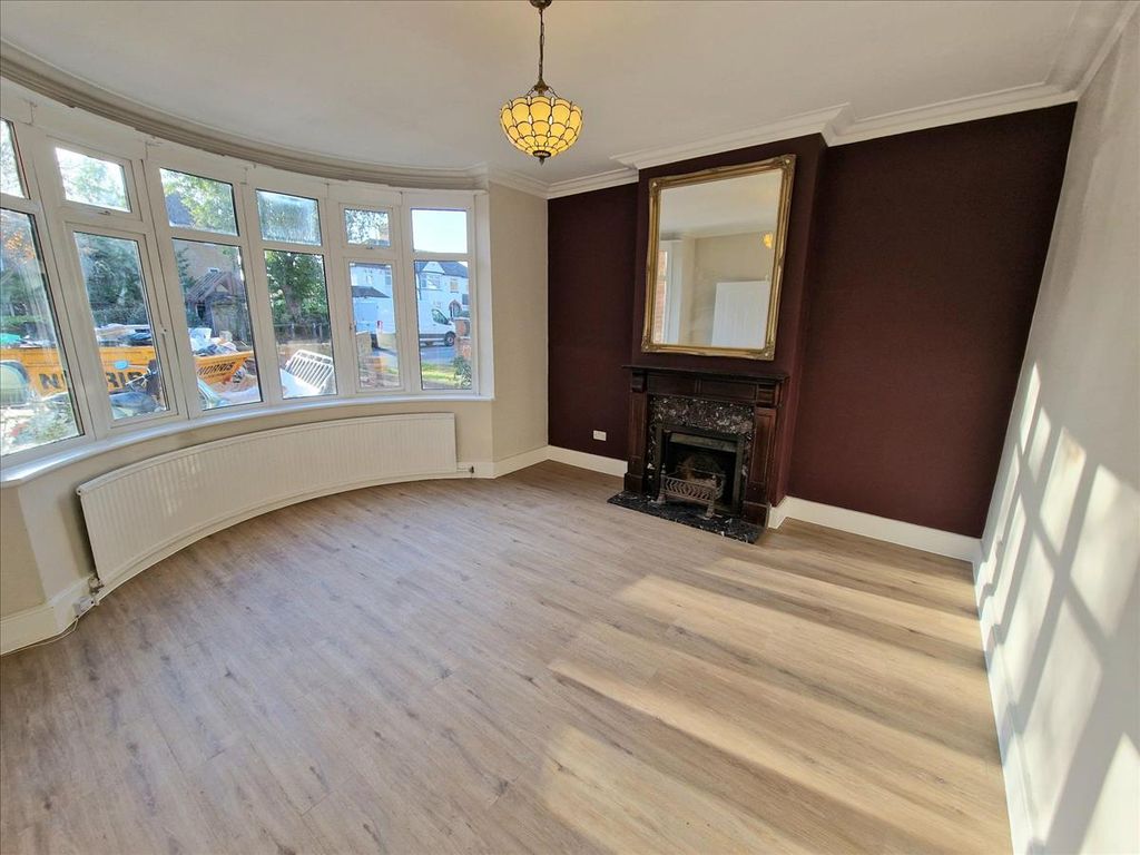 Property photo 2 of 25