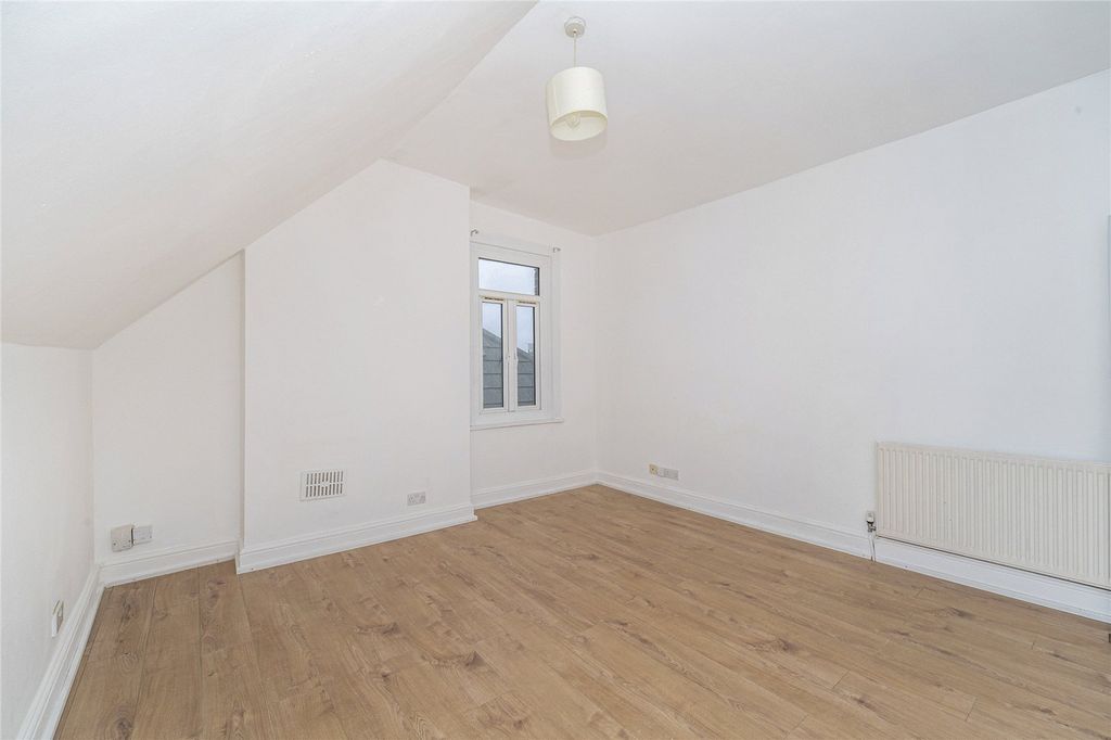 Property photo 2 of 15 Picture No. 34