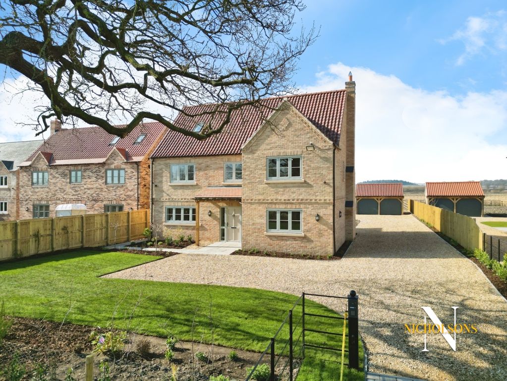 Property photo 1 of 33 2153941