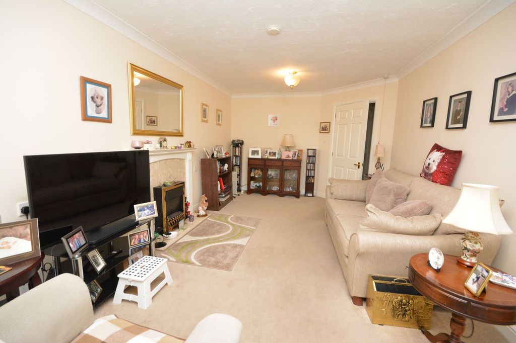 Property photo 2 of 9
