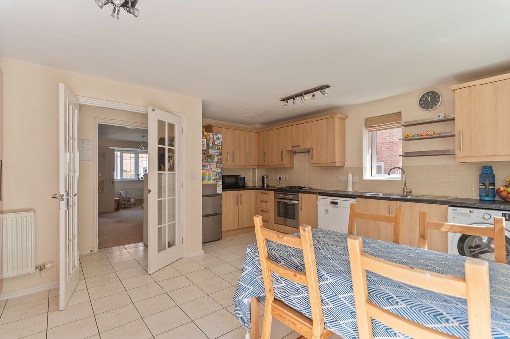 Property photo 2 of 23