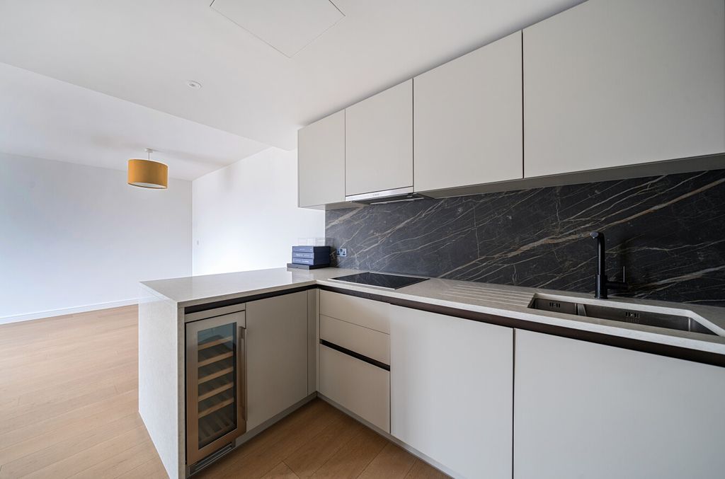 Property photo 3 of 15 Bedroom