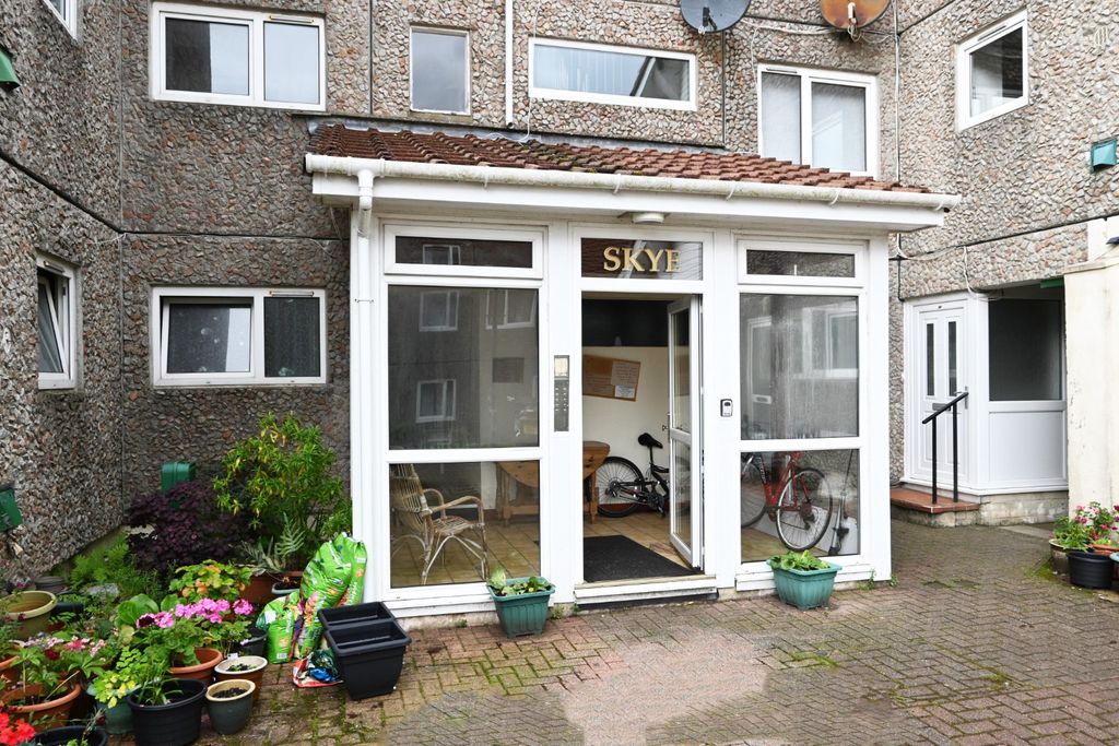 Property photo 3 of 23 4472304