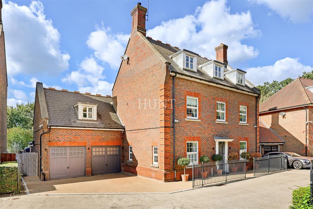 Property photo 2 of 50