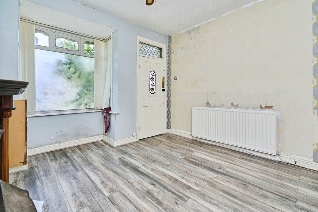 Property photo 3 of 20 Pbox-Img.Jpg