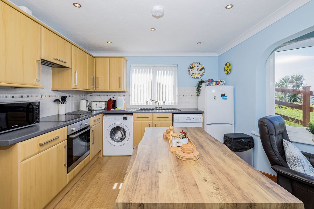 Property photo 3 of 20 Pbox-Img.Jpg