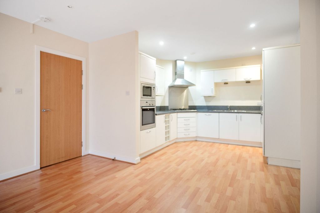 Property photo 2 of 22