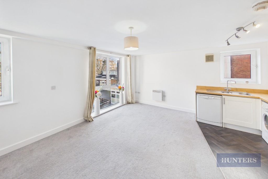 Property photo 3 of 11 Cam05152G0-Pr0384-Still017.Jpg