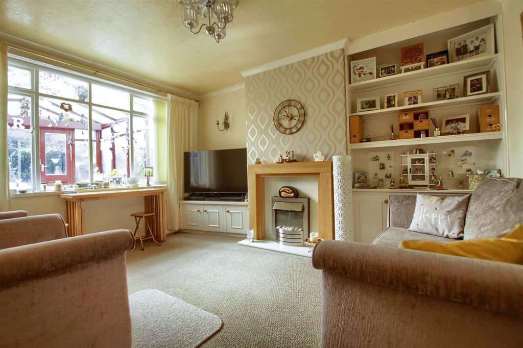 Property photo 2 of 7 Pf2.Jpg