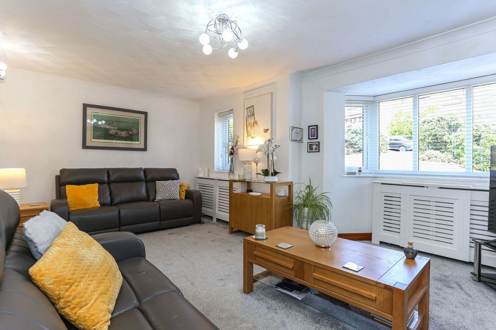 Property photo 2 of 36