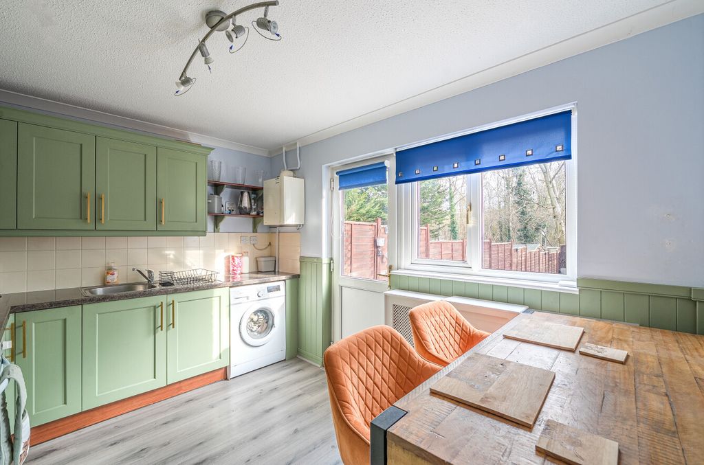 Property photo 2 of 17 1414800-15-69944d...