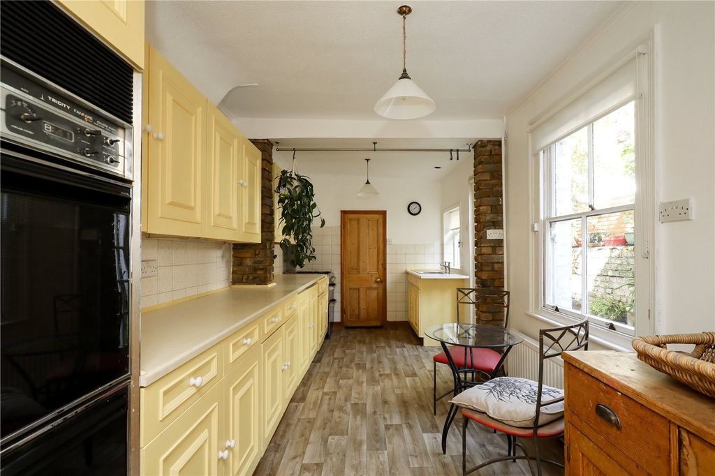 Property photo 3 of 18 Picture No. 12