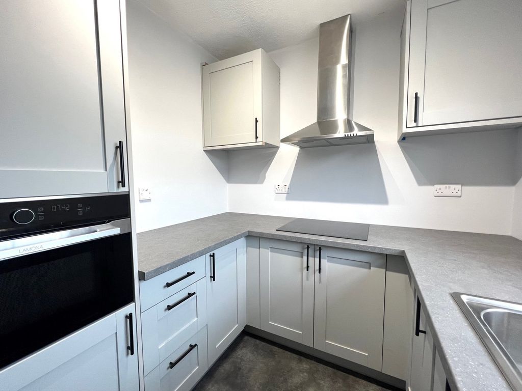 Property photo 3 of 13 Picture No. 11