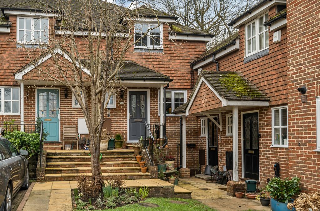 Property photo 1 of 16 1416946-20-6995c9...