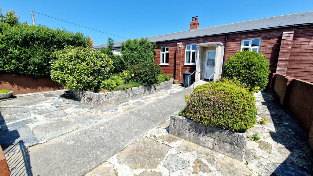 Property photo 2 of 21