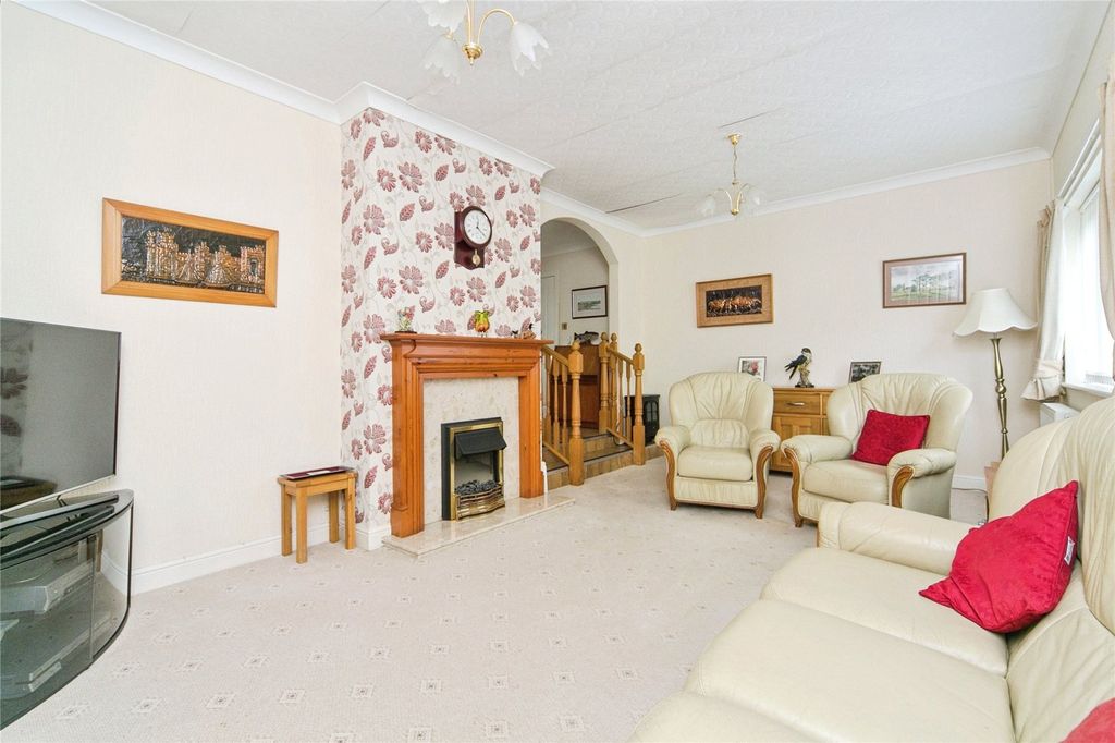 Property photo 2 of 20 Picture No. 14