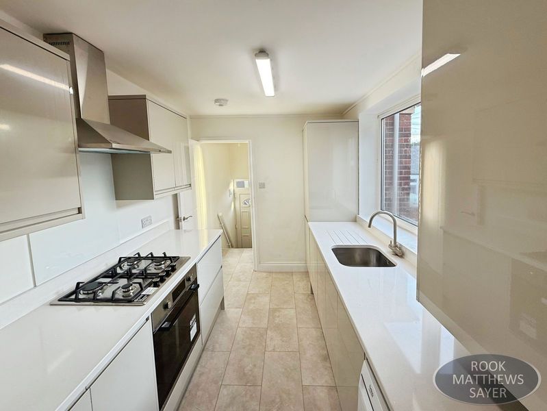 Property photo 1 of 8 Photo 6