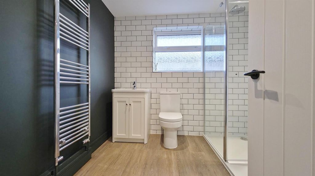 Property photo 3 of 18 Shower Room