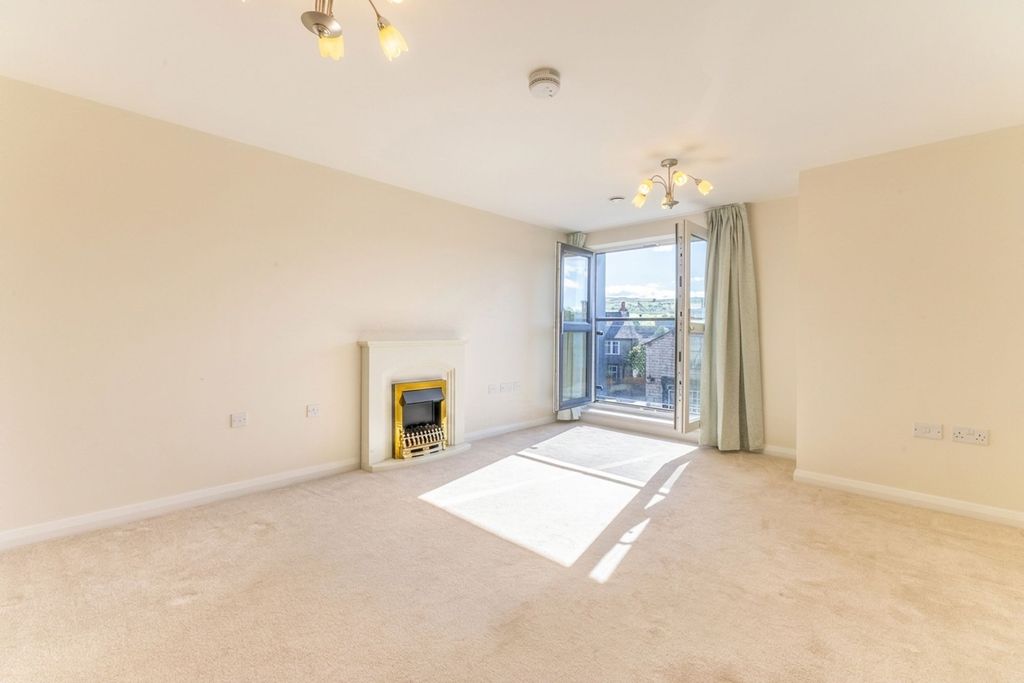 Property photo 3 of 23