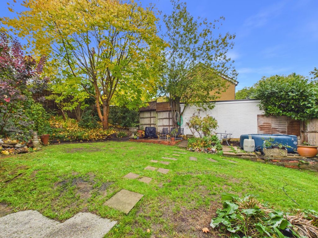 Property photo 3 of 16 Garden