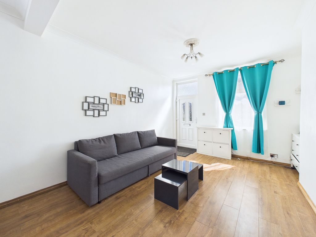 Property photo 2 of 28