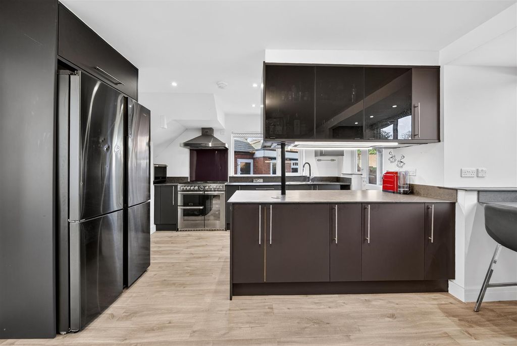 Property photo 2 of 27 Kitchen