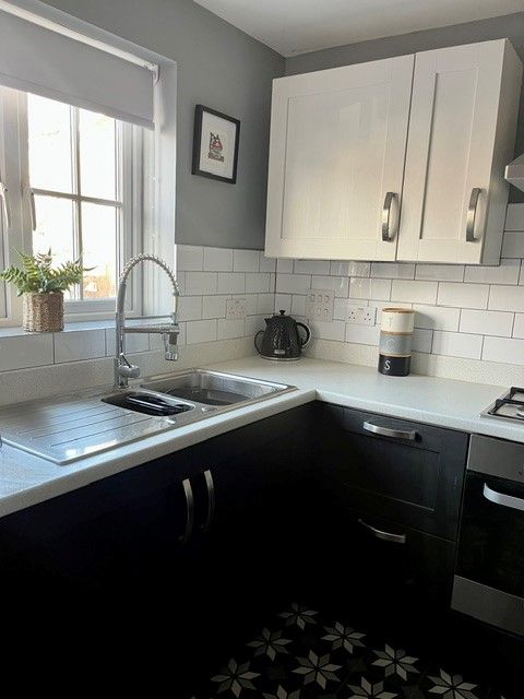 Property photo 3 of 16 Kitchen