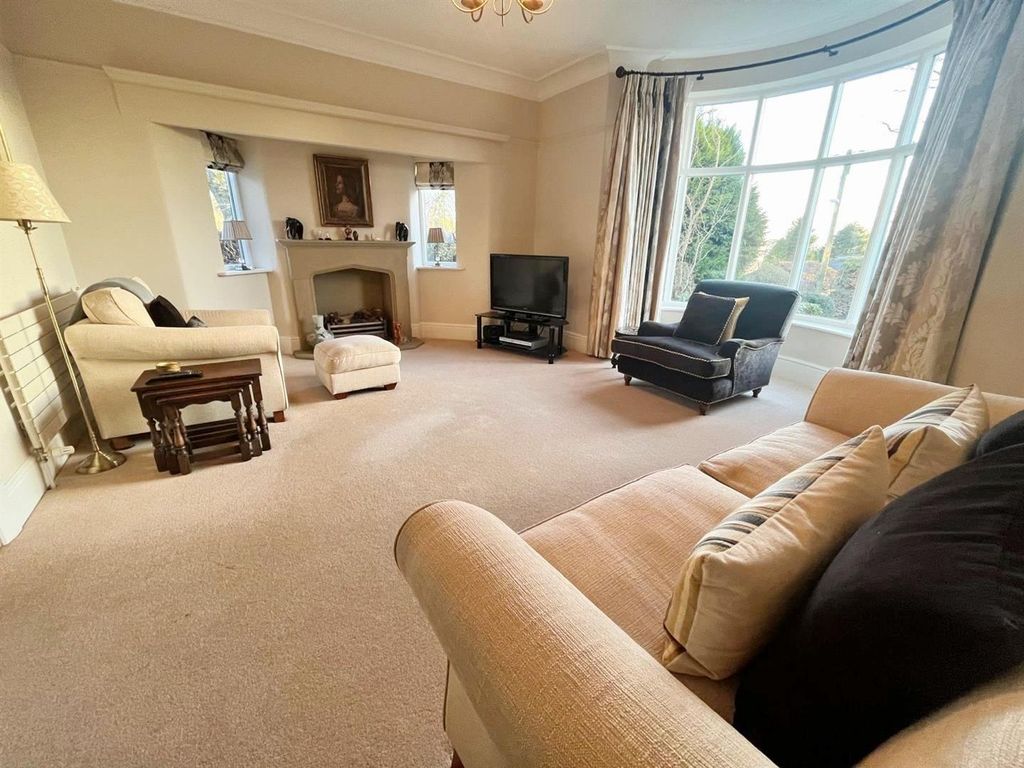 Property photo 2 of 52 Image (4).Png