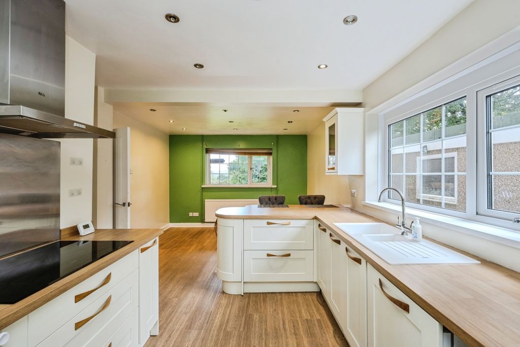 Property photo 3 of 18 Photo