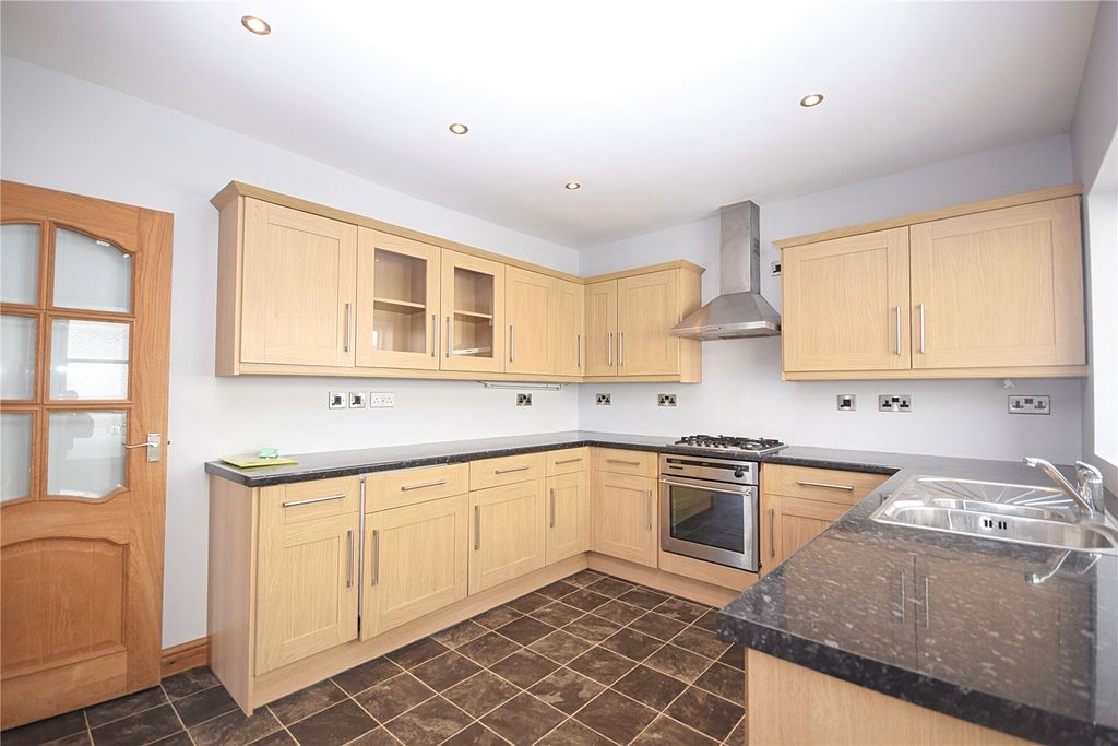 Property photo 2 of 19 Picture No. 09