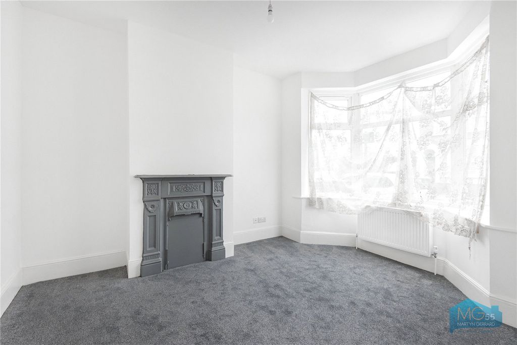 Property photo 3 of 23 Picture No. 04