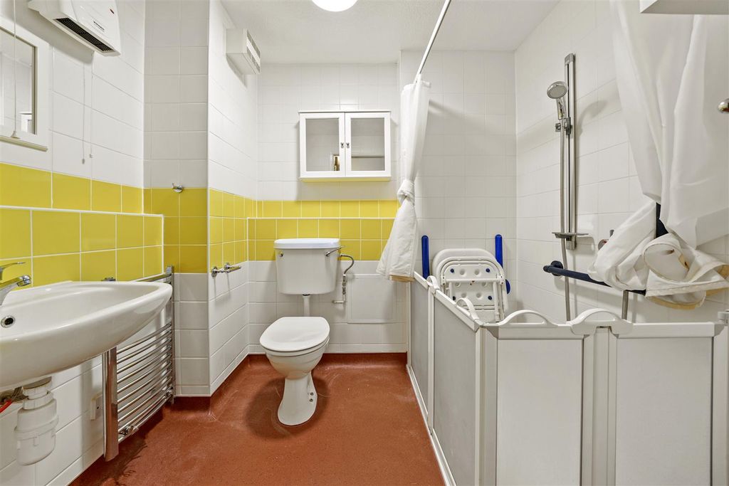 Property photo 3 of 8