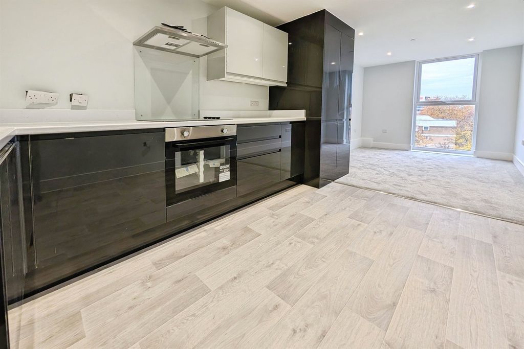 Property photo 2 of 5 (Main)