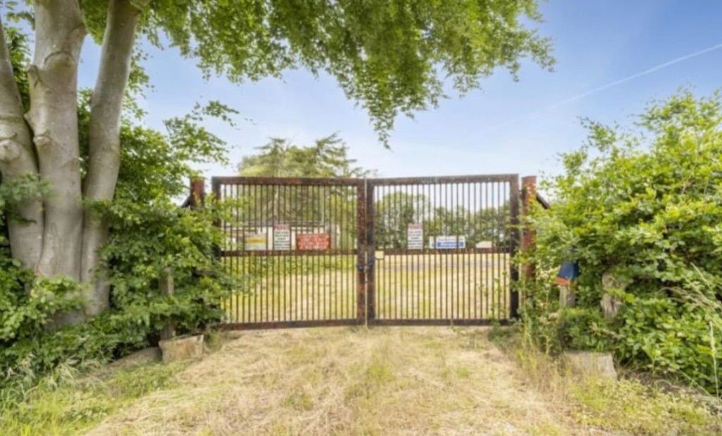 Property photo 2 of 14