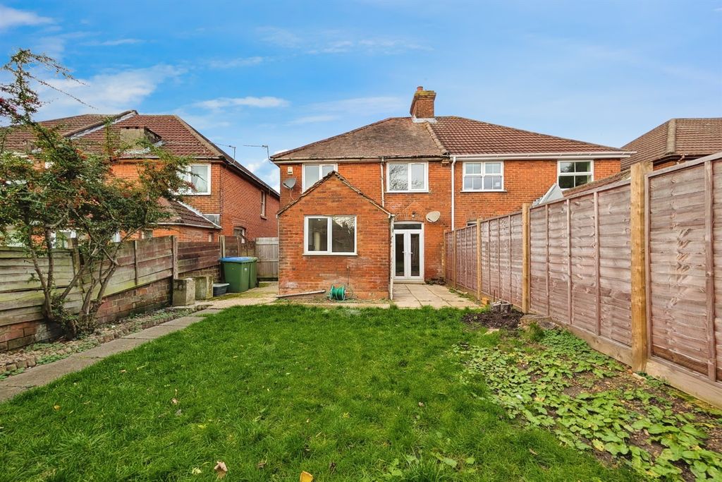 Property photo 2 of 11 (Main)