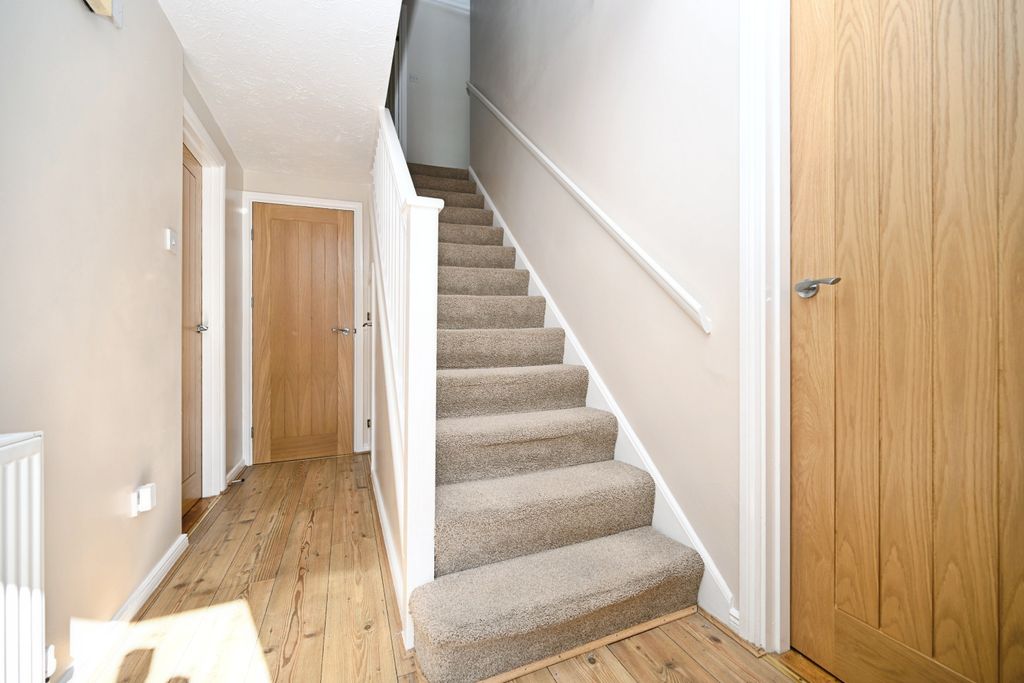 Property photo 2 of 24