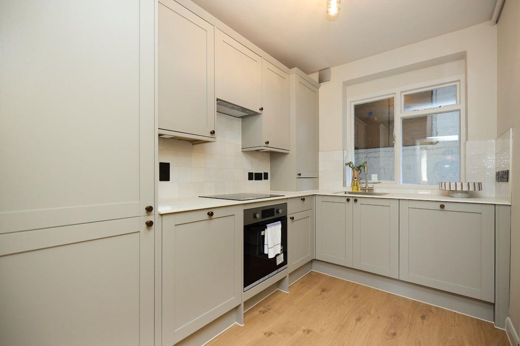Property photo 1 of 9 Kitchen