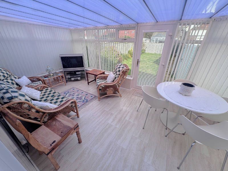 Property photo 2 of 27 Conservatory