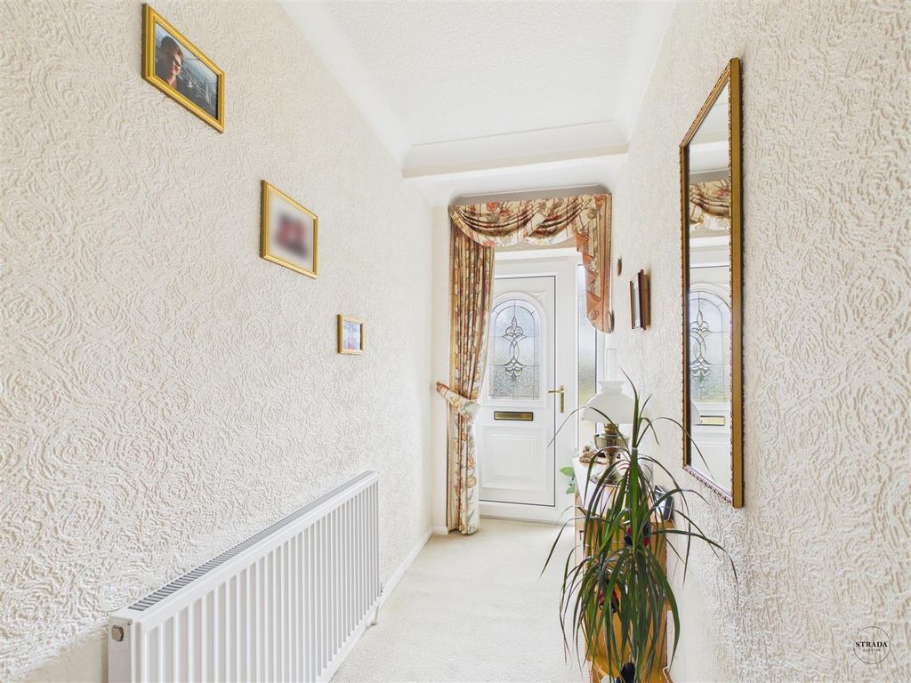 Property photo 2 of 24 Cam03252G0-Pr0152-Still008.Jpg