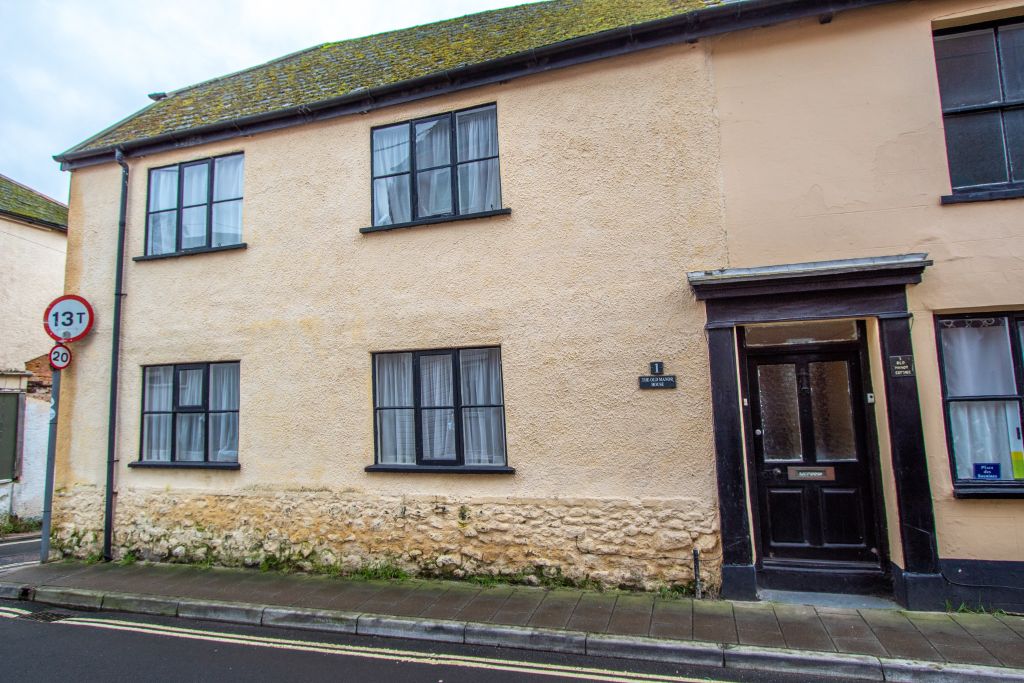 Property photo 1 of 14