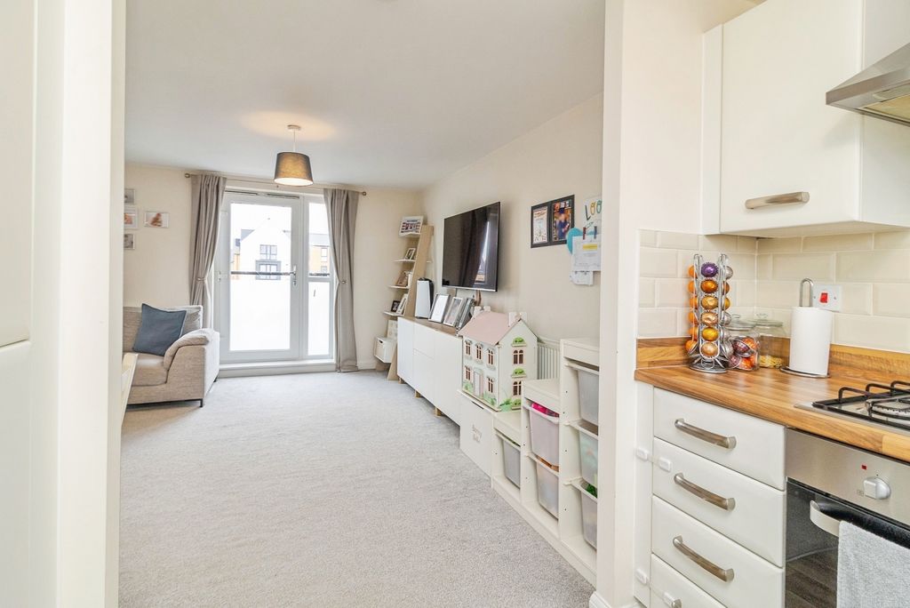 Property photo 3 of 20 Pbox-Img.Jpg