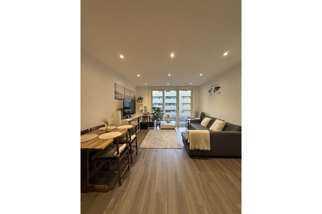 Property photo 1 of 16 Living Room